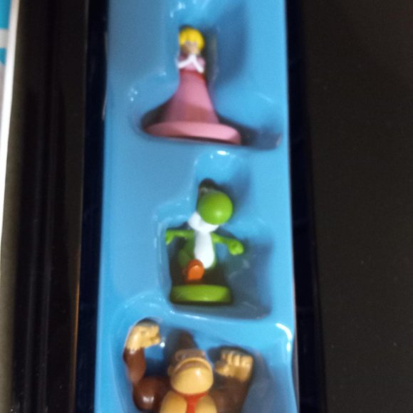 Monopoly Gamer Super Mario Bros Nintendo Board Game 2017 Hasbro Parker - Picture 4 of 6